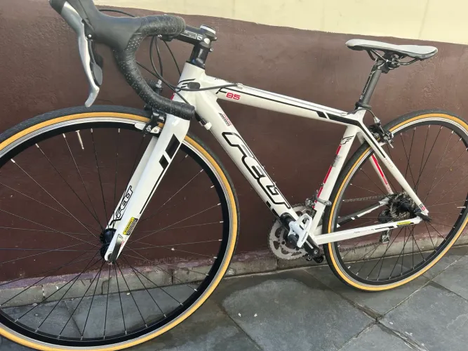 Bicicleta Felt F 85