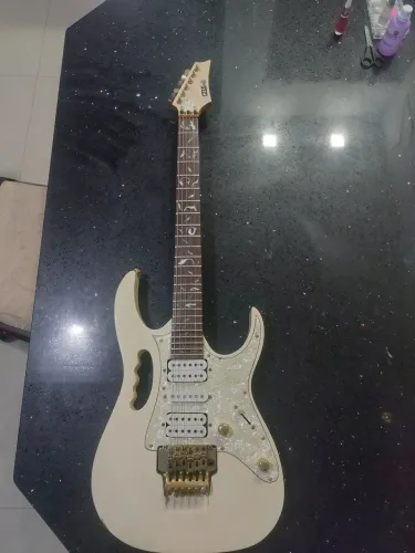 Vendo guitarra Gbs Pro Jem floral