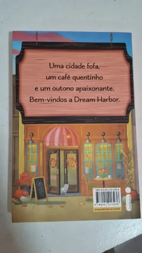 Livro: café ,amor e especiarias (autora: Laurie Gilmore)