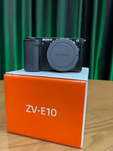 ? Câmera Sony ZV-E10  - Kit com Lente - Nova na caixa!