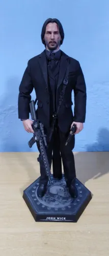 Miniatura JOHN WICK HOTTOYS .... 30 cm