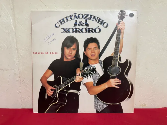 Disco de Vinil Chitãozinho e Xororó Coração do Brasil
