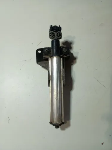 ESGUICHO LIMPADOR FAROL LADO DIREITO PEUGEOT 408 2012 2013 2014