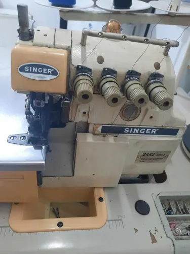 Maquina Overloque Singer USADA