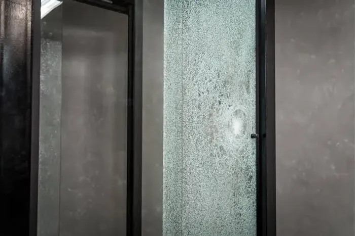 Película de segurança para portas e box de banheiro