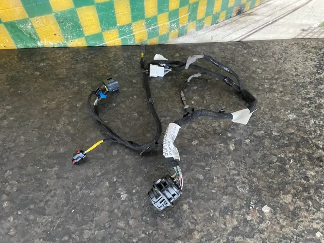 Instalação port dianteira direita fiat strada volcano 52177554
