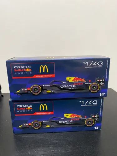Miniatura Fórmula 1 Redbull 1/43 McDonalds