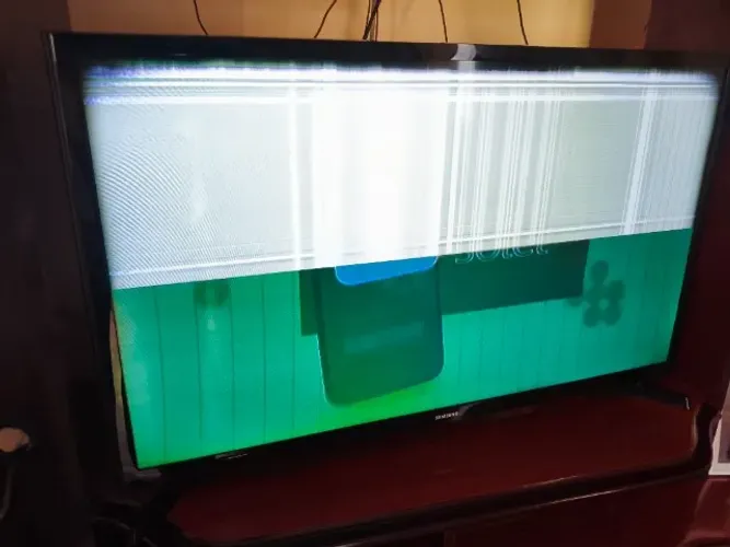 TV Samsung Modelo UN32J4300AG 32"