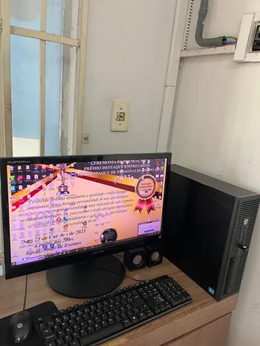 Vendo pc core i5 ssd 240 8 giga de memória teclado mouse monitor 22 polegadas 