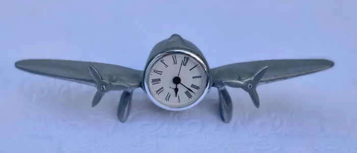 Relógio de Avião Antigo em Metal