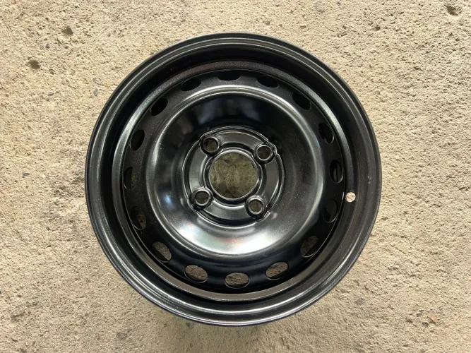 Roda de Ferro 13 Clio Renault R$239 (un) / Jogo de Rodas Aro 13 Clio Original R$949 (jogo)