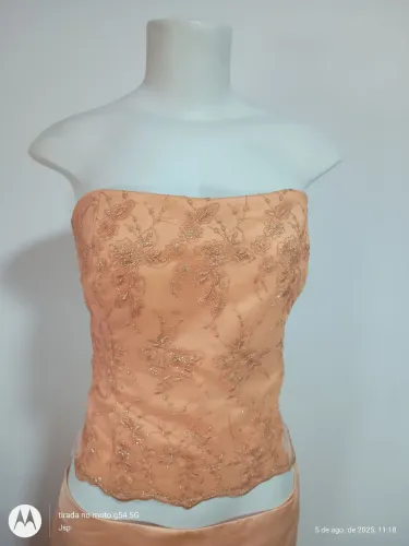 Vendo conjunto corpete e saia rabo de sereia