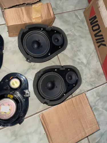  Caixa com 12 alto falantes original novik alto latina novos para veículos antigos 