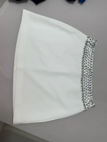 Saia Branca off white com Detalhes em Strass