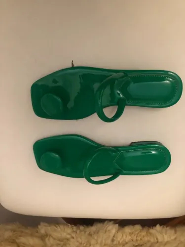 Rasteirinha verde de dedo