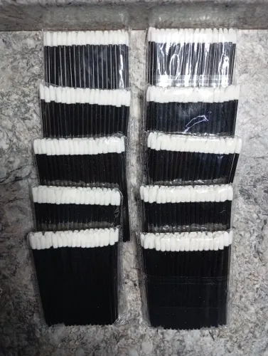 Kit com 10 pacotes de bastão aplicador descartáveis de batom gloss.