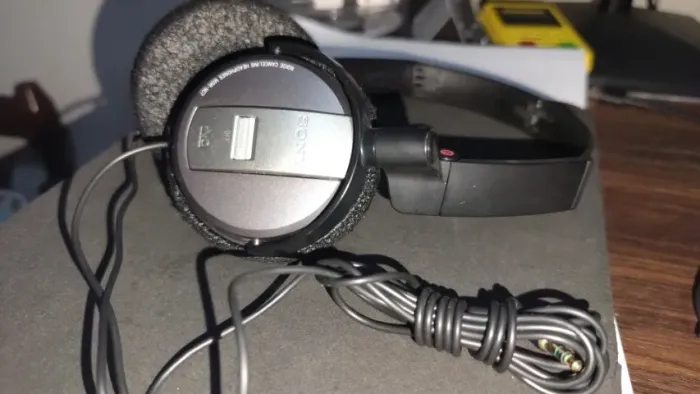 Fone de Ouvido Semi Profissional Sony