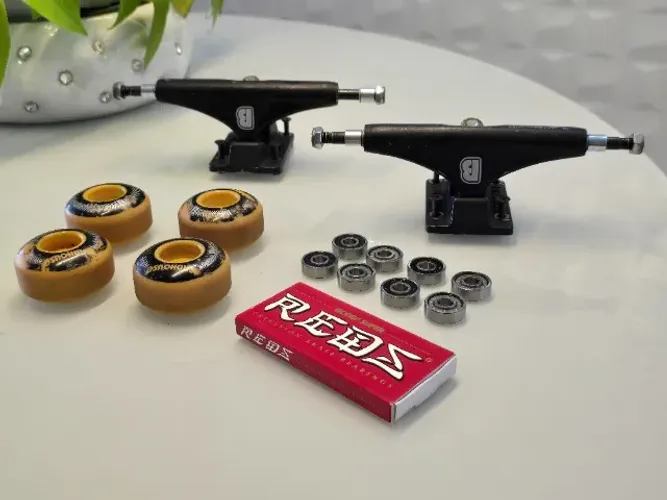 Par de truks SKATE completos BIRDHOUSE 133mm + Rodas 51mm + REDBONES novos