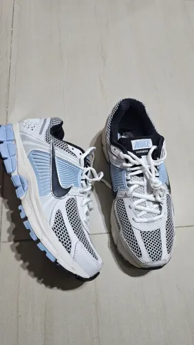 Nike zoom Vomero 5