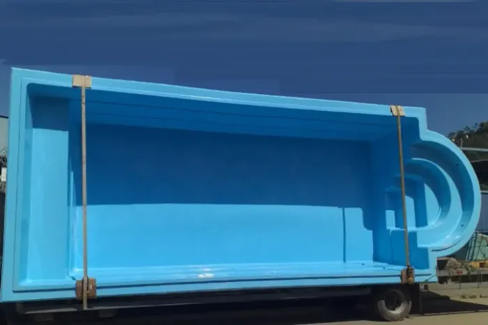 Piscina de Fibra 7m instalada