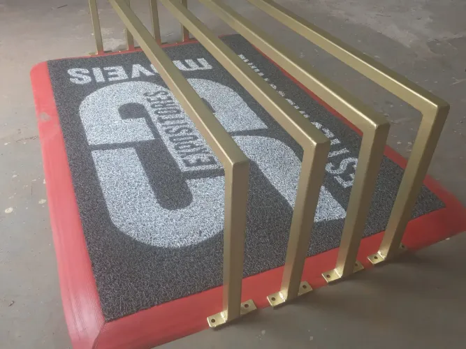 Arara estilo industrial de parede 1m