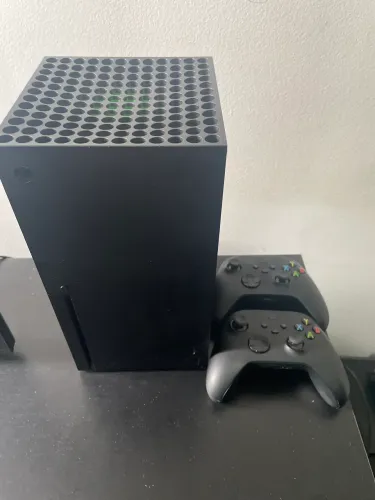 Xbox X 1TB + Diablo IV + Gotham Knights deluxe edition
