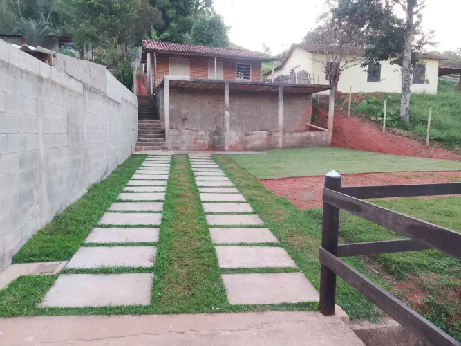 Pequena Chácara próxima a São Lourenço MG