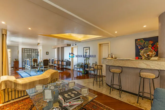 Apartamento à venda 5 suítes - 4 vagas + depósito - Jardim da Saúde.
