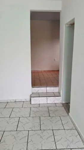 Casa 3 cômodos vila Carol (sem garagem )