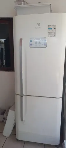 Vende se geladeira invert eletrolux