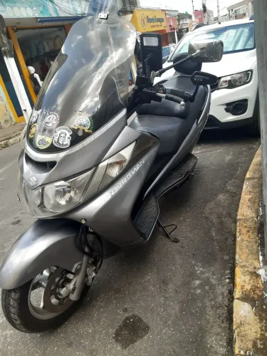 Suzuki maxi scooter Burgman 400cc extra
