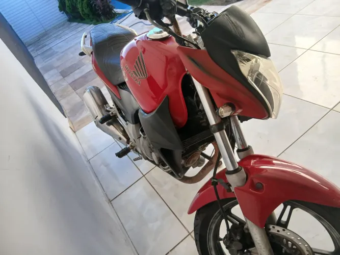 CB 300 filé