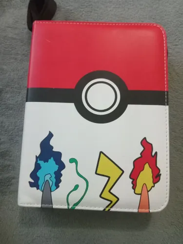 Cartas pokemon tcg com o fichario
