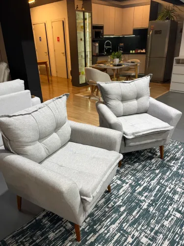 Conjunto de poltronas em linho cinza