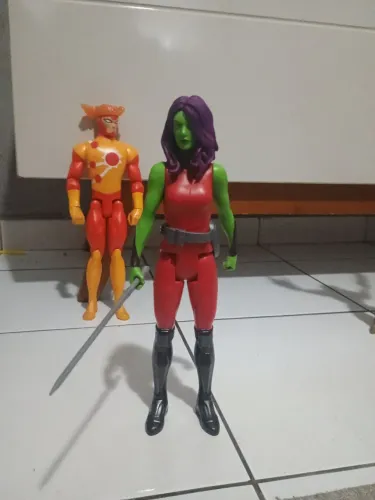Boneca 30 cm Marvel