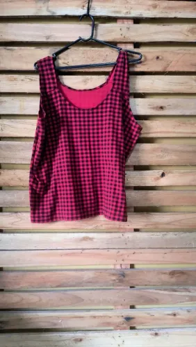 Camiseta Xadrez Feminina Vermelha