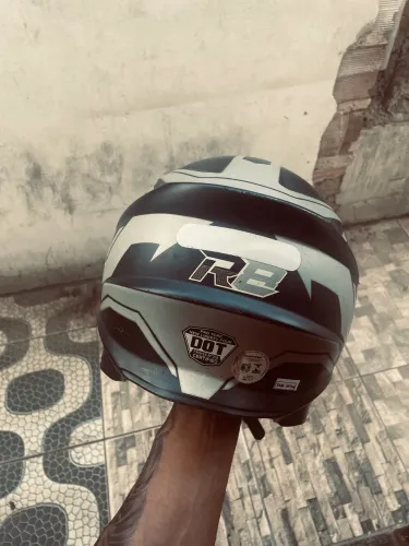 Capacete R8