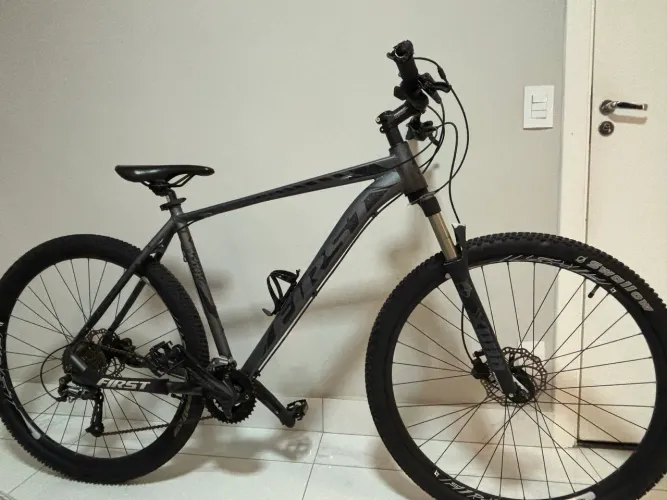 Bicicleta first aro 29