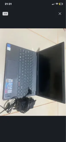 Notebook Positivo tela quebrada