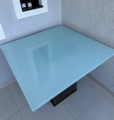 Mesa tampo de vidro