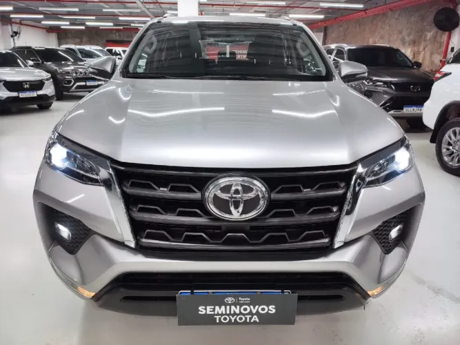 Toyota Hilux SW4 SRV 4X2 2.7 Flex 16V Aut. 2021