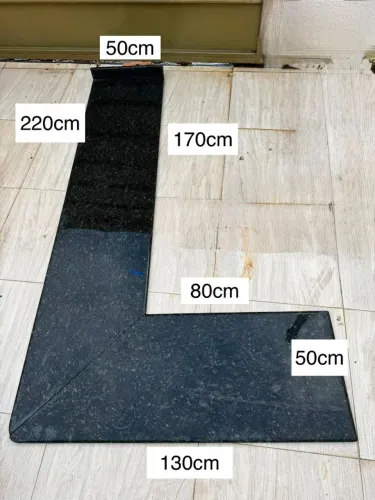 BALCÃO/BANCADA DE PEDRA EM L - MATERIAL GRANITO VERDE UBATUBA