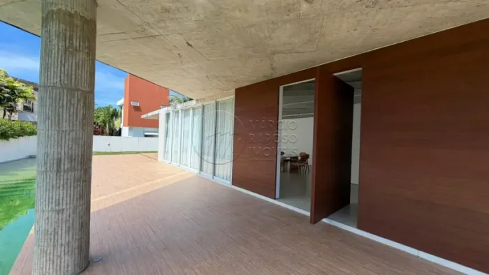 Casa com 5 Suítes e Piscina com Deck à venda no Condomínio Laguna
