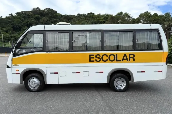 VOLARE V8 / 2012 com 25 lugares