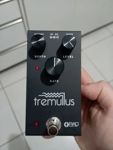 Pedal tremolo Rad