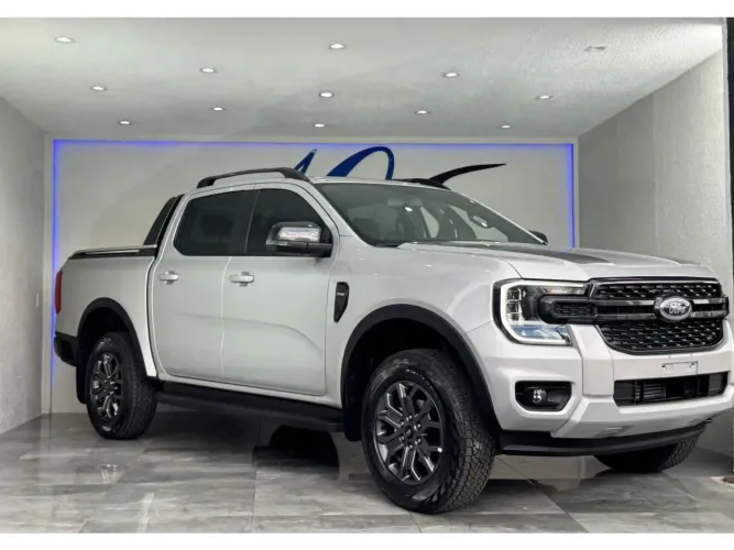 Ford Ranger Black 2.0 4X2 CD TB Diesel Aut. 2026