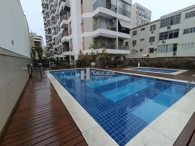 VENDE-SE Sala 2 Quartos com Varanda + Dependência Completa na Rua São Clemente  Infraestru