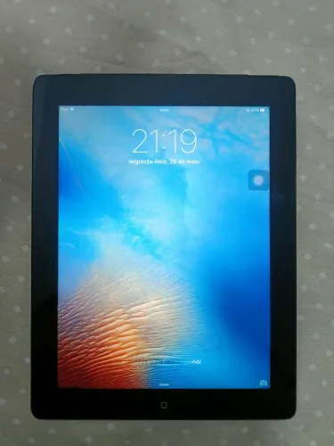 iPad 3ª Geração Apple 16GB Wi-Fi (Tela Retina) + Cabo Original e Suporte