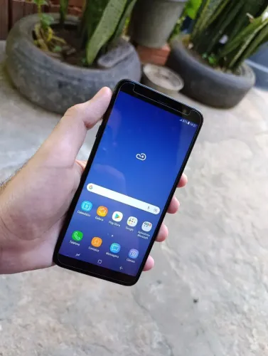 Vende se Samsung j8 64 de memória