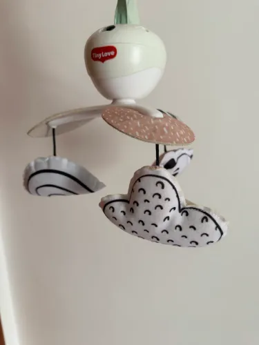 Móbile tiny love